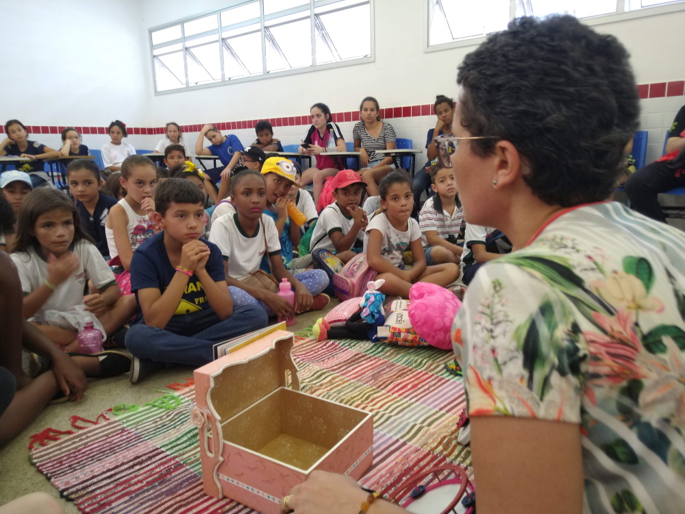 Foto 11 Contação de histórias para alunos da rede pública municipal